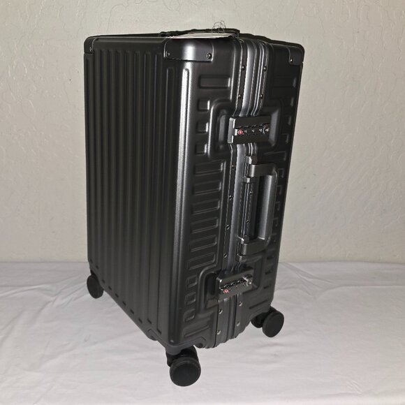 ROAMING 20" Zipperless Polycarbonate / Aluminum Frame Carry-On Spinner Luggage - Picture 4 of 13